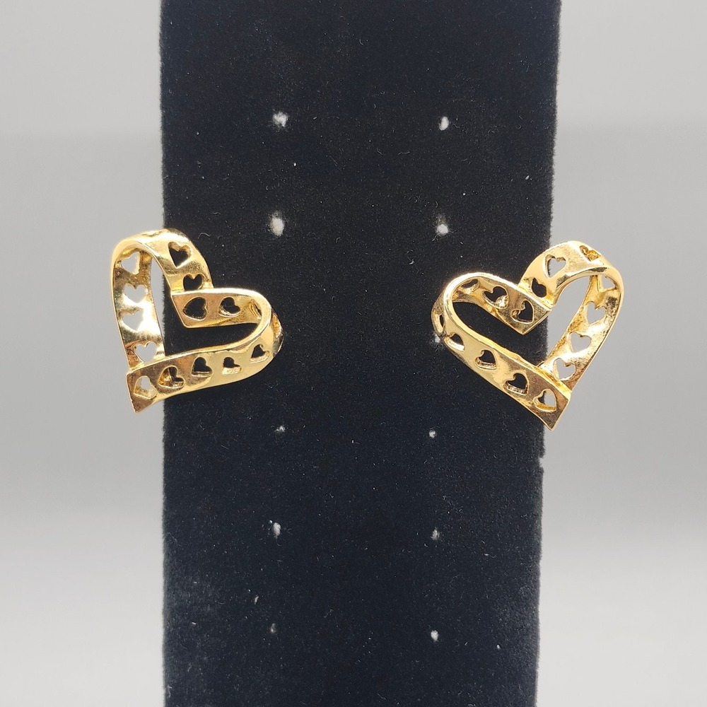 Avon Gold Tone Openwork Heart Clip-On Earrings 1" x 1" Filigree Fashion Jewelry